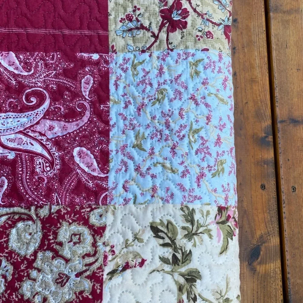 Simple Floral Patchwork Quilt size King - Picture 3 of 7